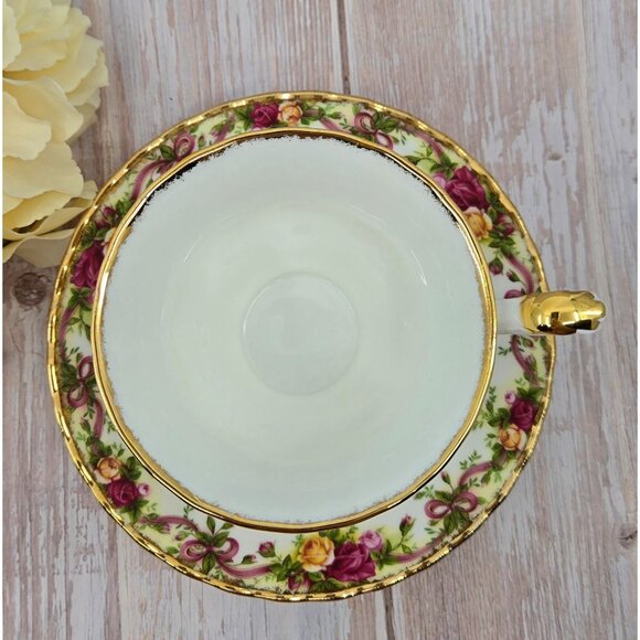 Royal Albert Old Country Roses Teacup set Ruby Celebration Ribbon Collection - Picture 3 of 10